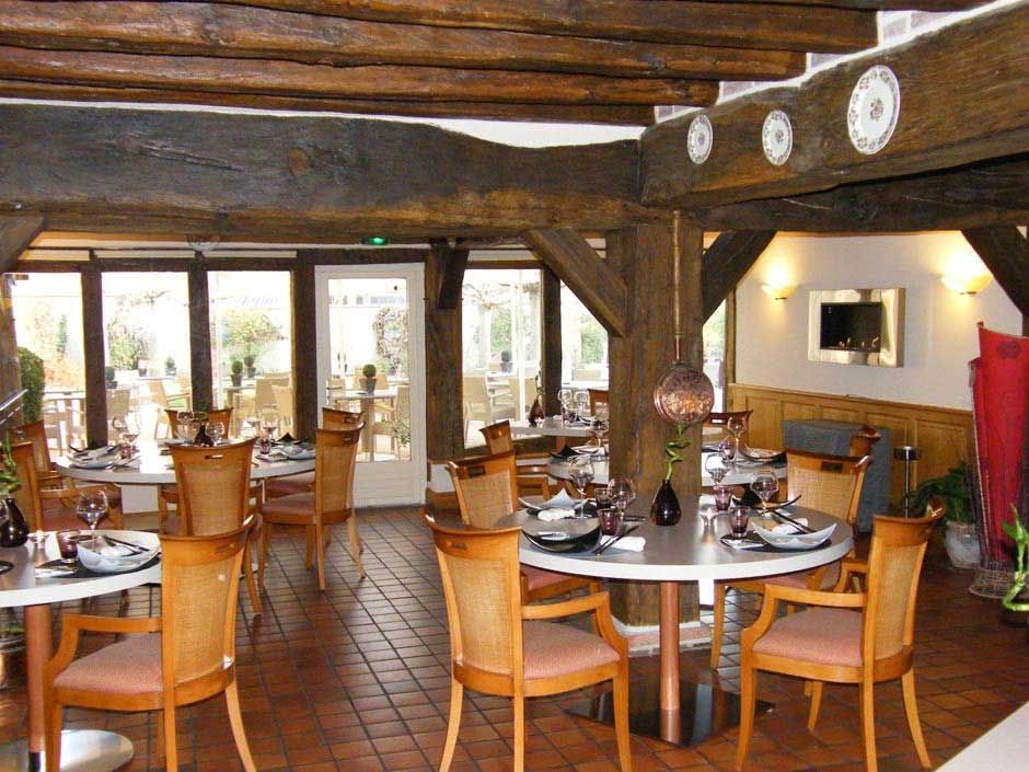 Auberge Du Cheval Blanc - Teritoria Selles-Saint-Denis Restauracja zdjęcie