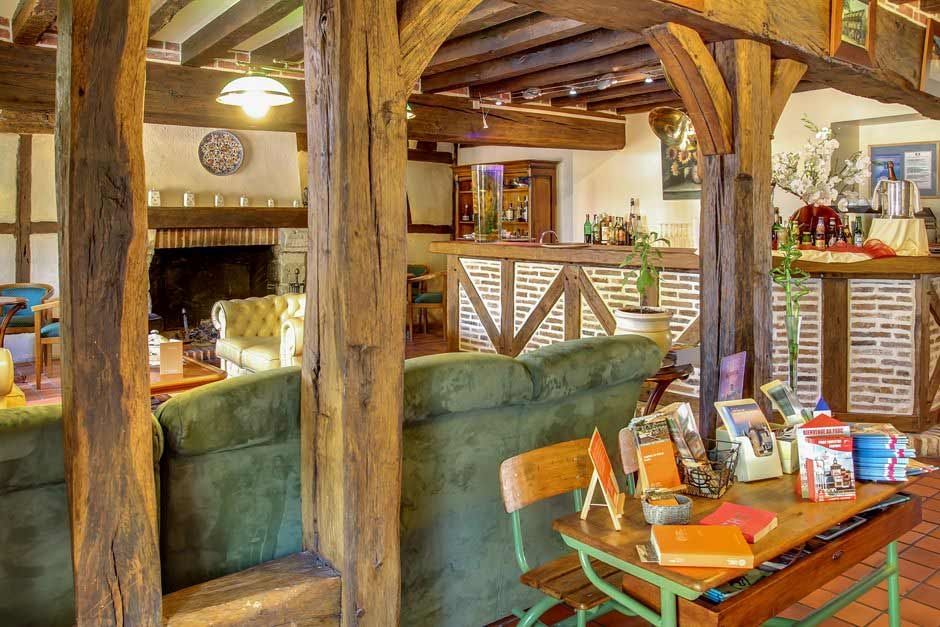 Auberge Du Cheval Blanc - Teritoria Selles-Saint-Denis Restauracja zdjęcie