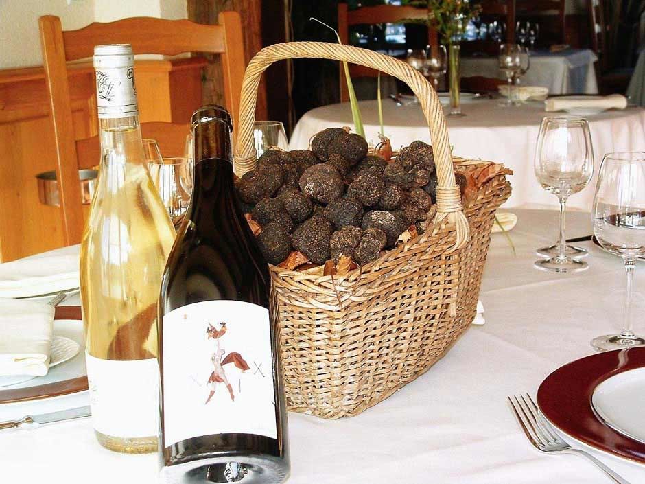 Auberge Du Cheval Blanc - Teritoria Selles-Saint-Denis Restauracja zdjęcie